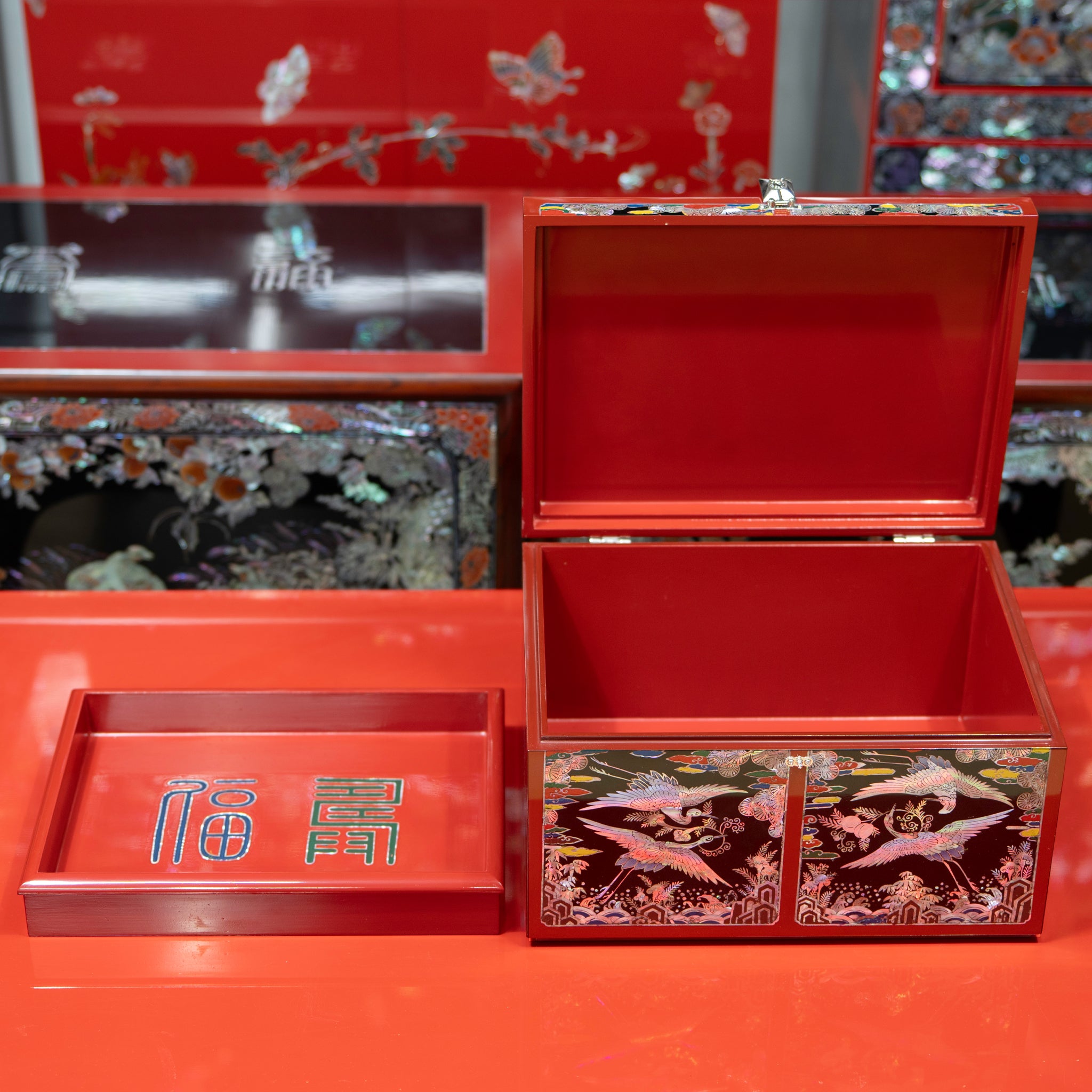 Mother-of-Pearl Inlaid Lacquer Box with Cranes and Pines