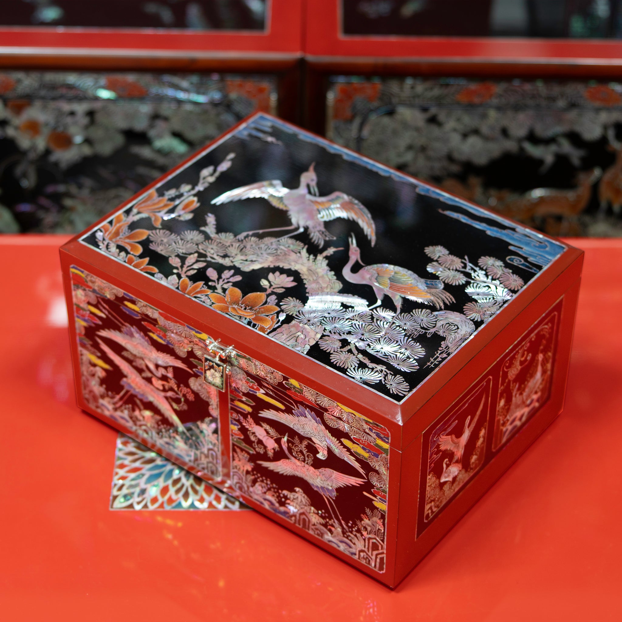 Mother-of-Pearl Inlaid Lacquer Box with Cranes and Pines