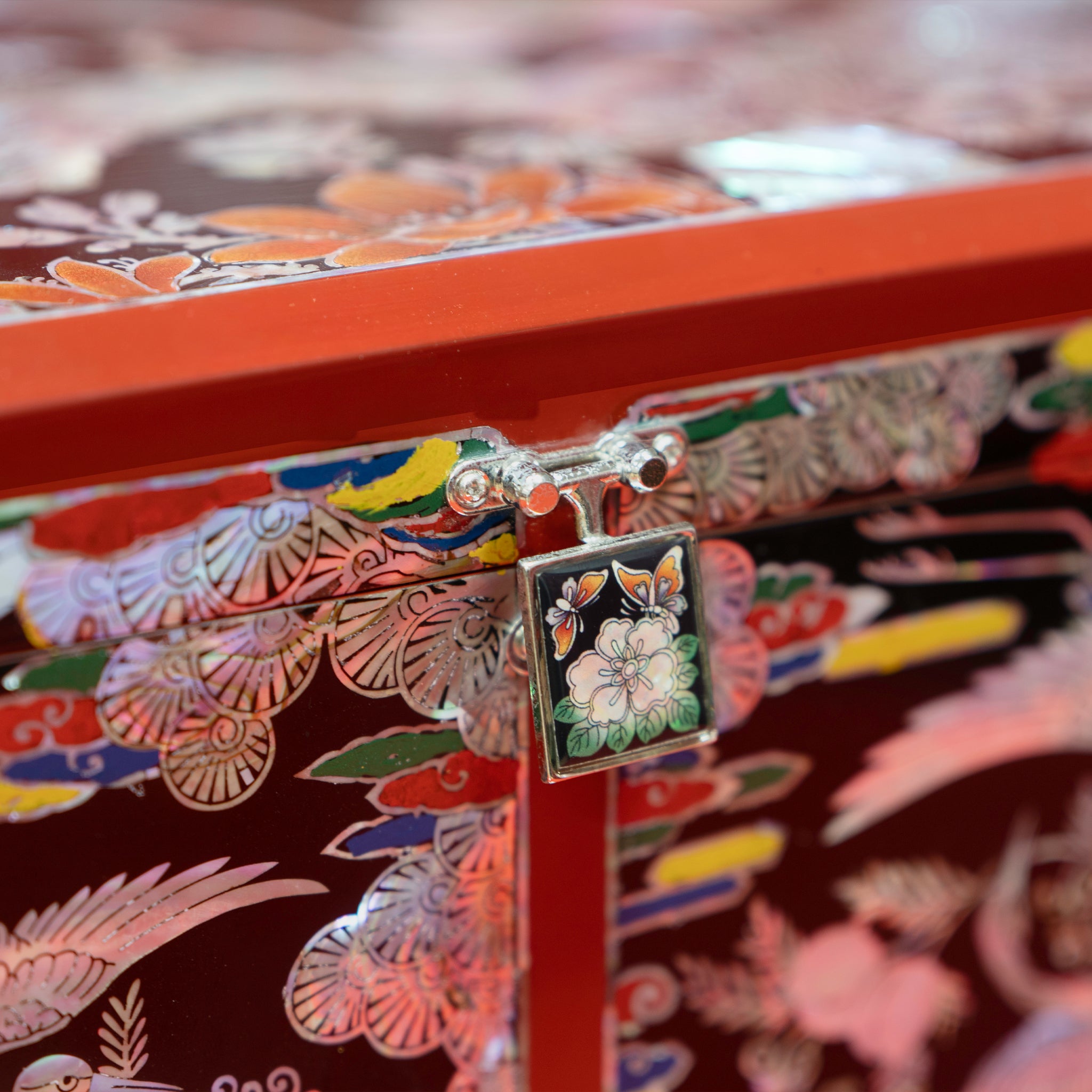 Mother-of-Pearl Inlaid Lacquer Box with Cranes and Pines