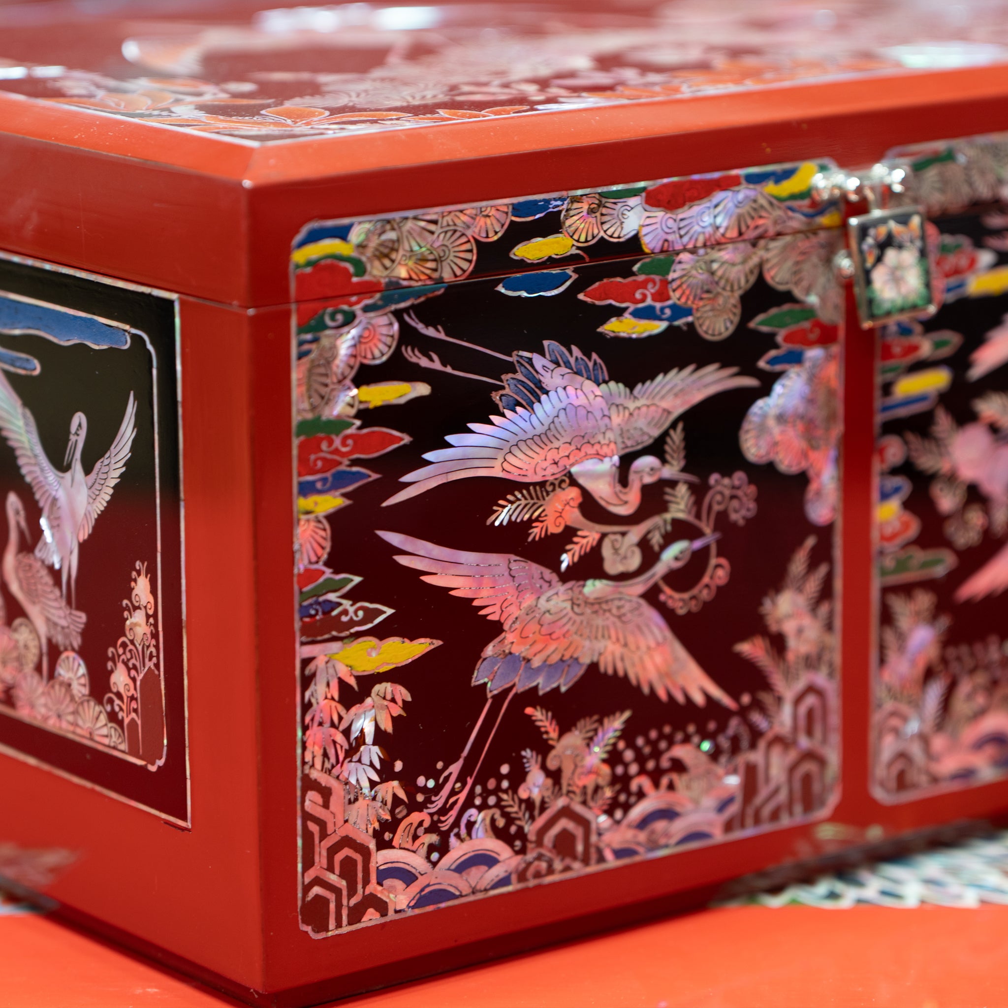 Mother-of-Pearl Inlaid Lacquer Box with Cranes and Pines