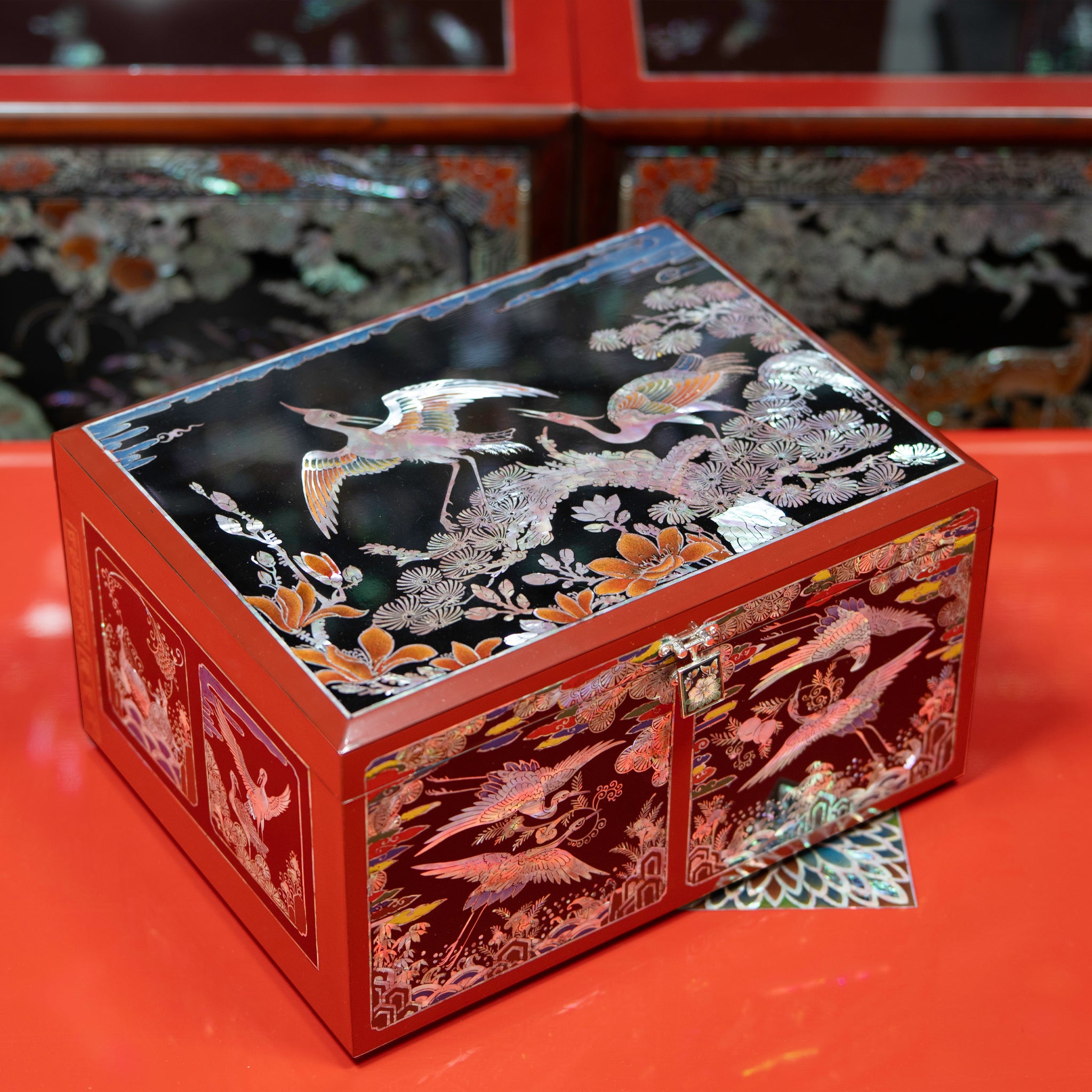 Mother-of-Pearl Inlaid Lacquer Box with Cranes and Pines