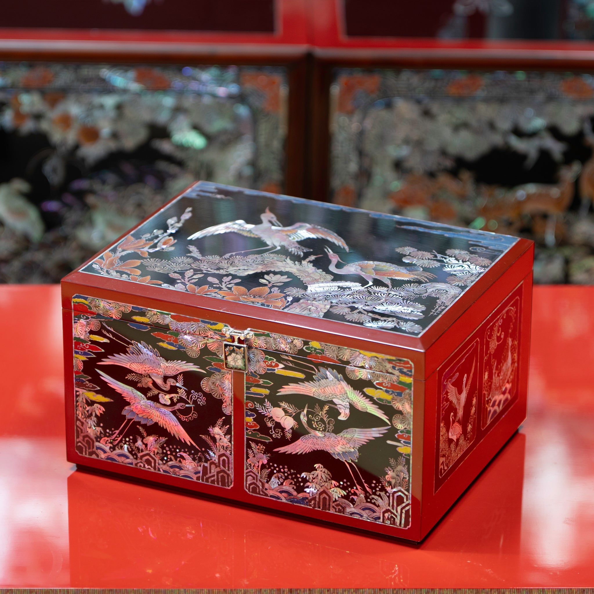 Mother-of-Pearl Inlaid Lacquer Box with Cranes and Pines