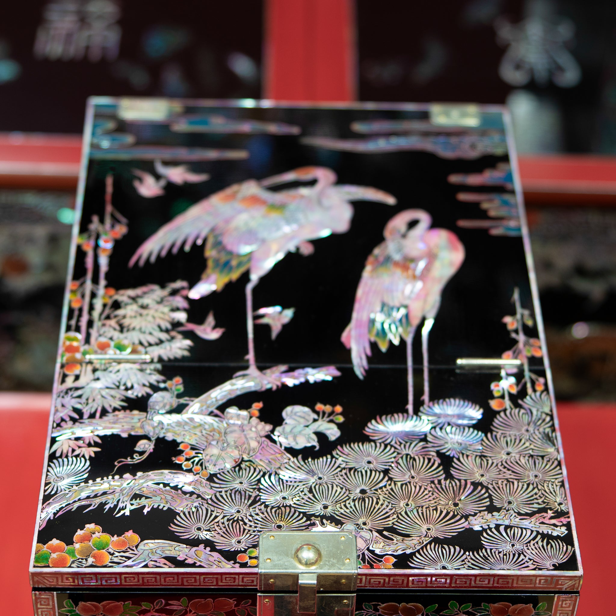 Mother-of-Pearl 'Gyeongdae' Vanity Chest
