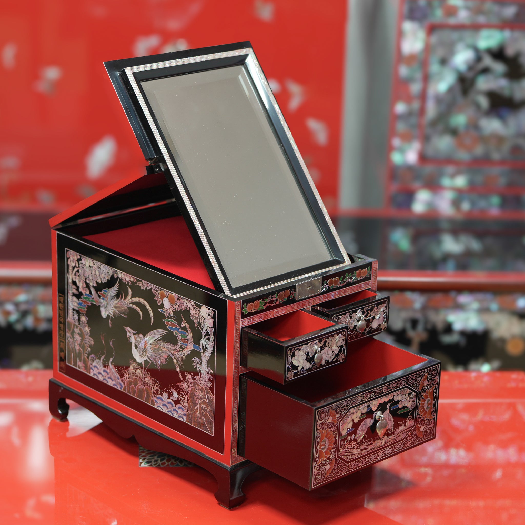 Mother-of-Pearl 'Gyeongdae' Vanity Chest