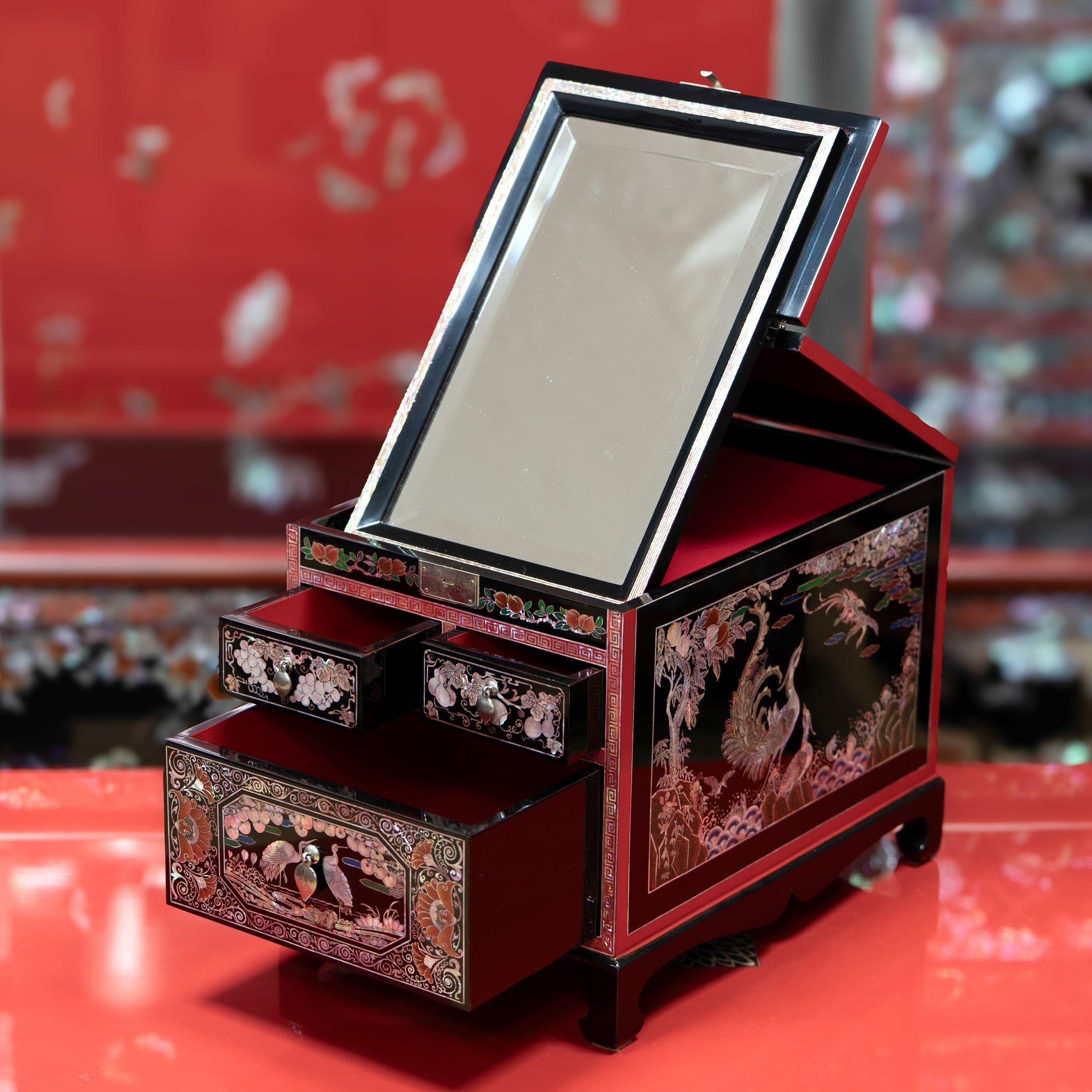 Mother-of-Pearl 'Gyeongdae' Vanity Chest