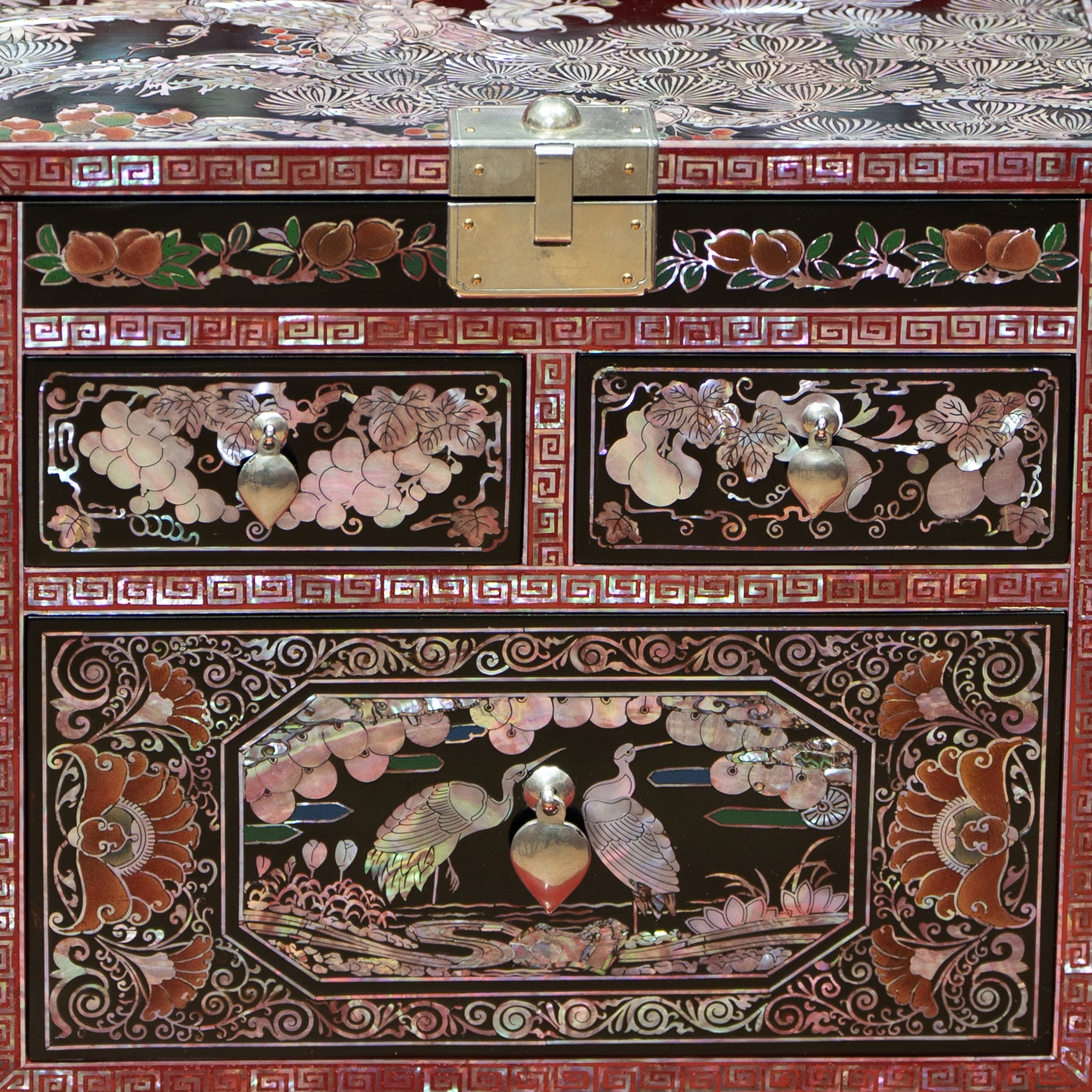Mother-of-Pearl 'Gyeongdae' Vanity Chest