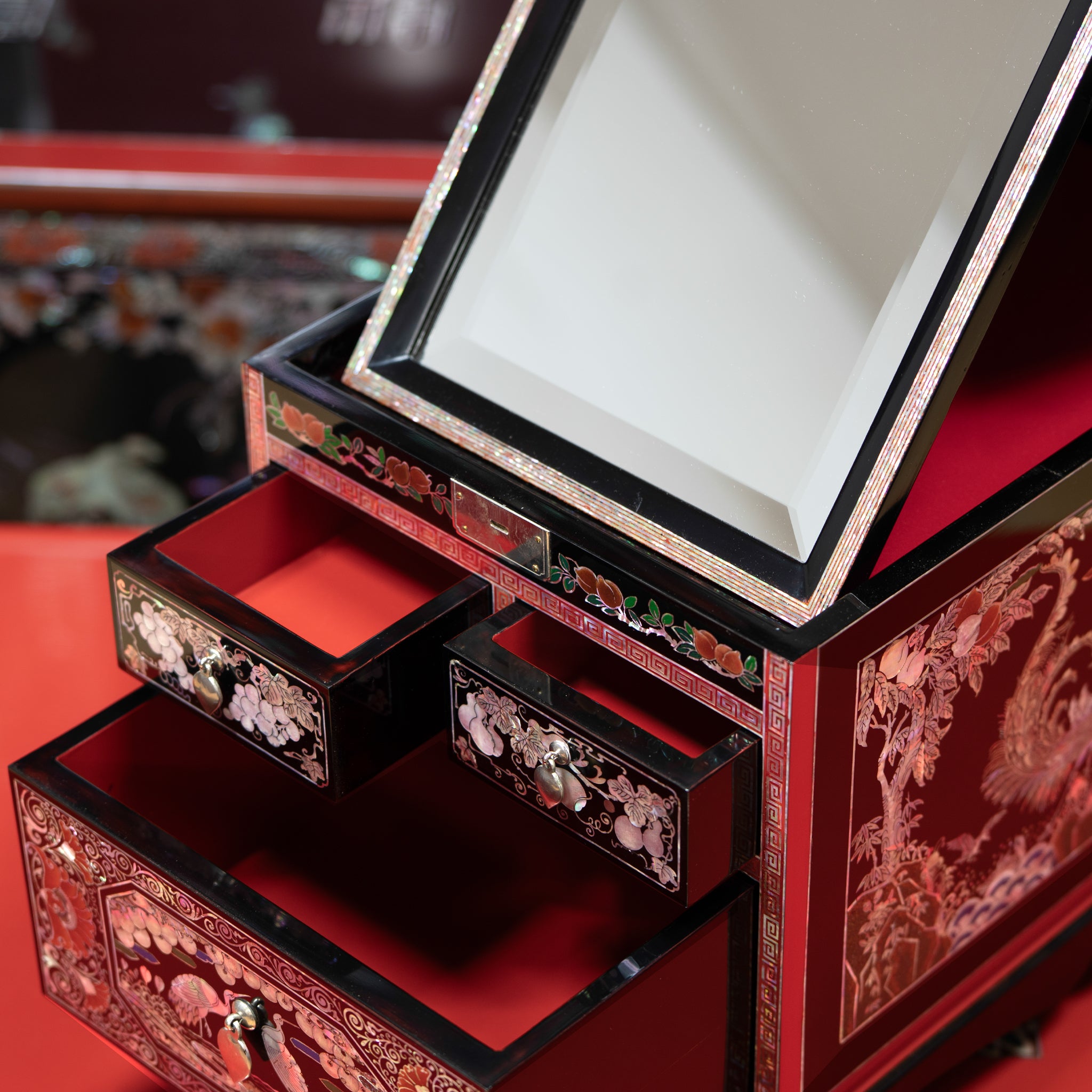 Mother-of-Pearl 'Gyeongdae' Vanity Chest