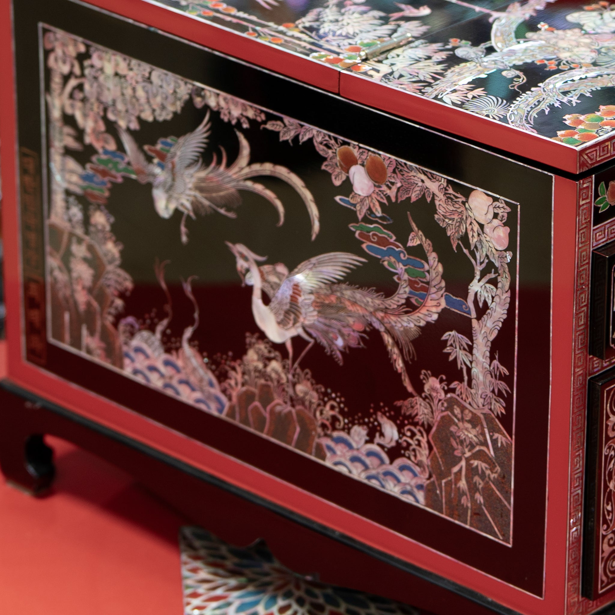 Mother-of-Pearl 'Gyeongdae' Vanity Chest